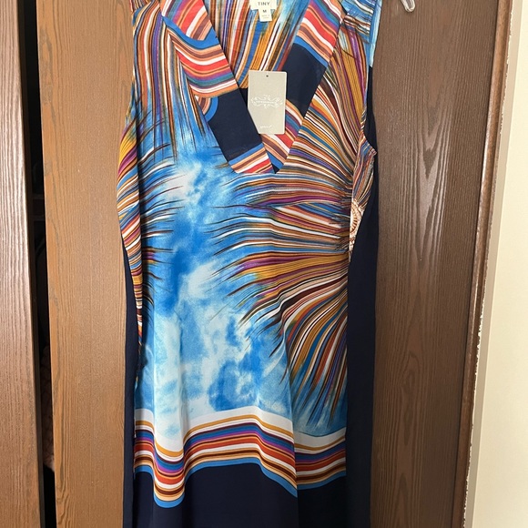 NWT anthropologie tunic shirt. Medium - Picture 5 of 9